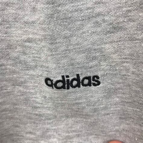 adidas schrift auf schuhe|adidas 3 streifen logo.